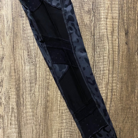 Cheetah and mesh Lululemon Leggings - Picture 4 of 6